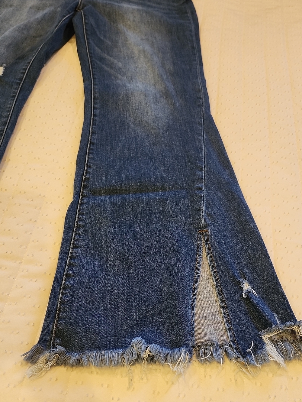 Risen Women's Distressed Blue Jeans Flare Bottom Sz 1X - Picture 3 of 12